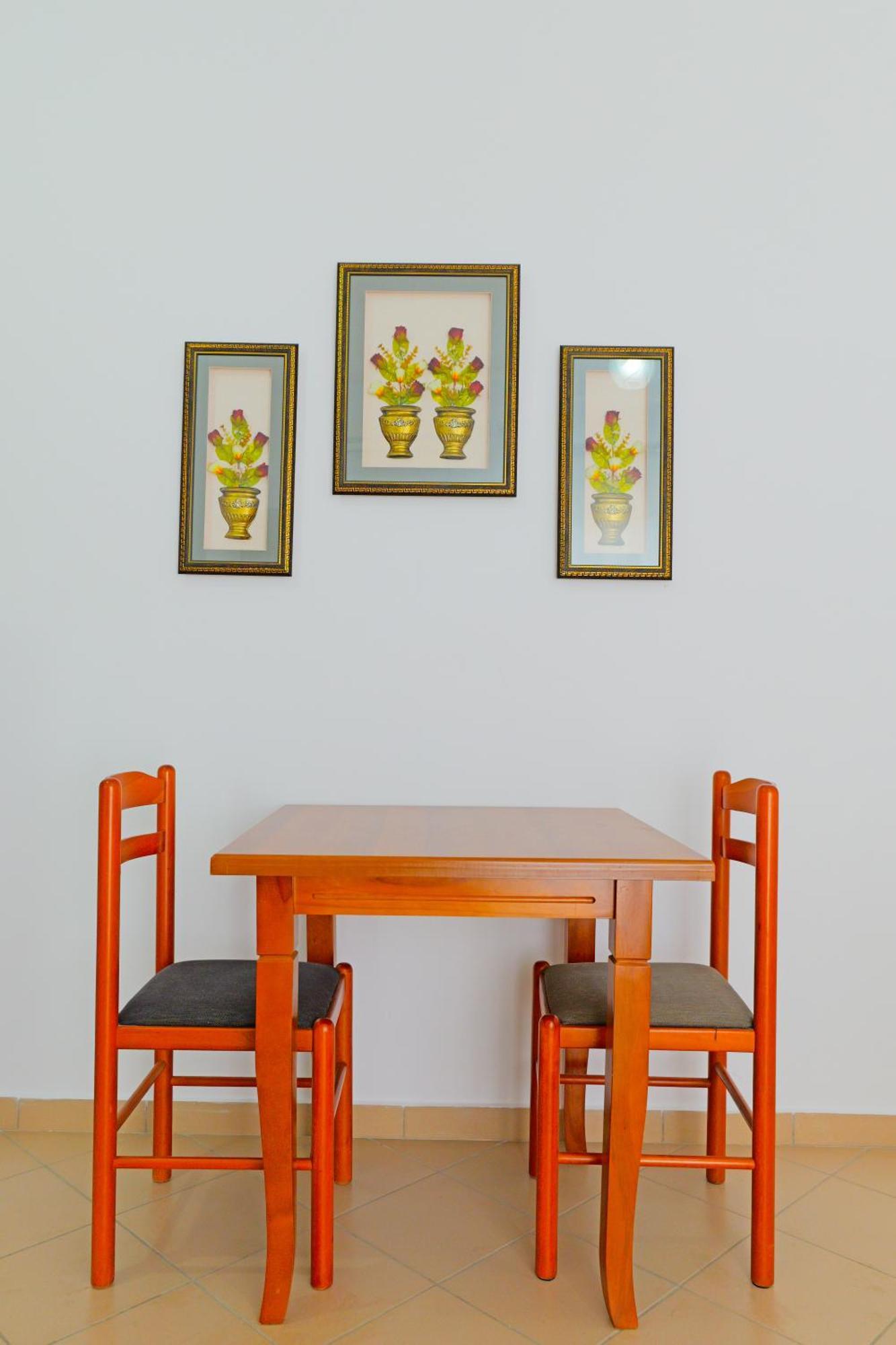 Vila Marina Apartments Sarandë エクステリア 写真