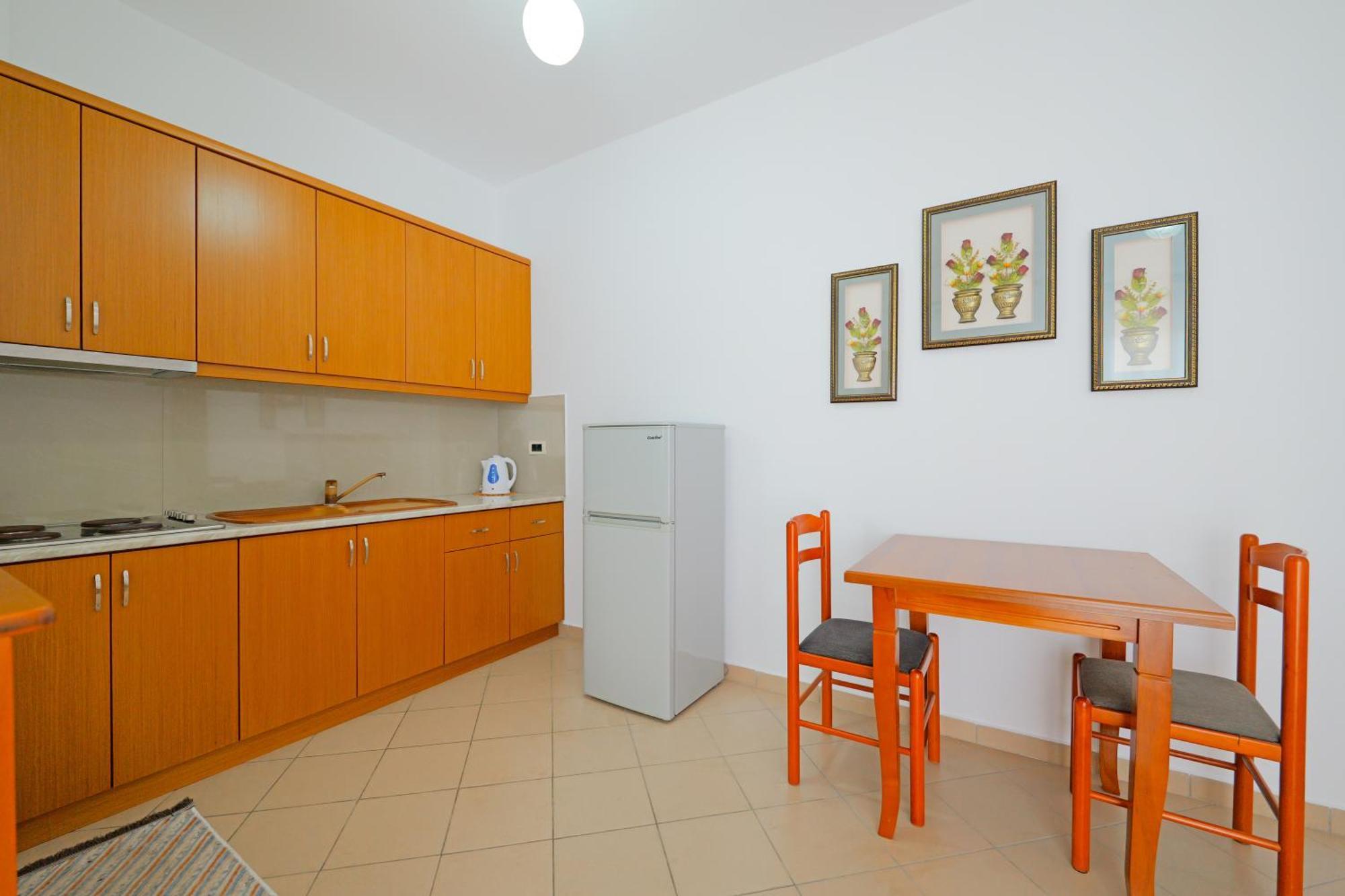 Vila Marina Apartments Sarandë エクステリア 写真