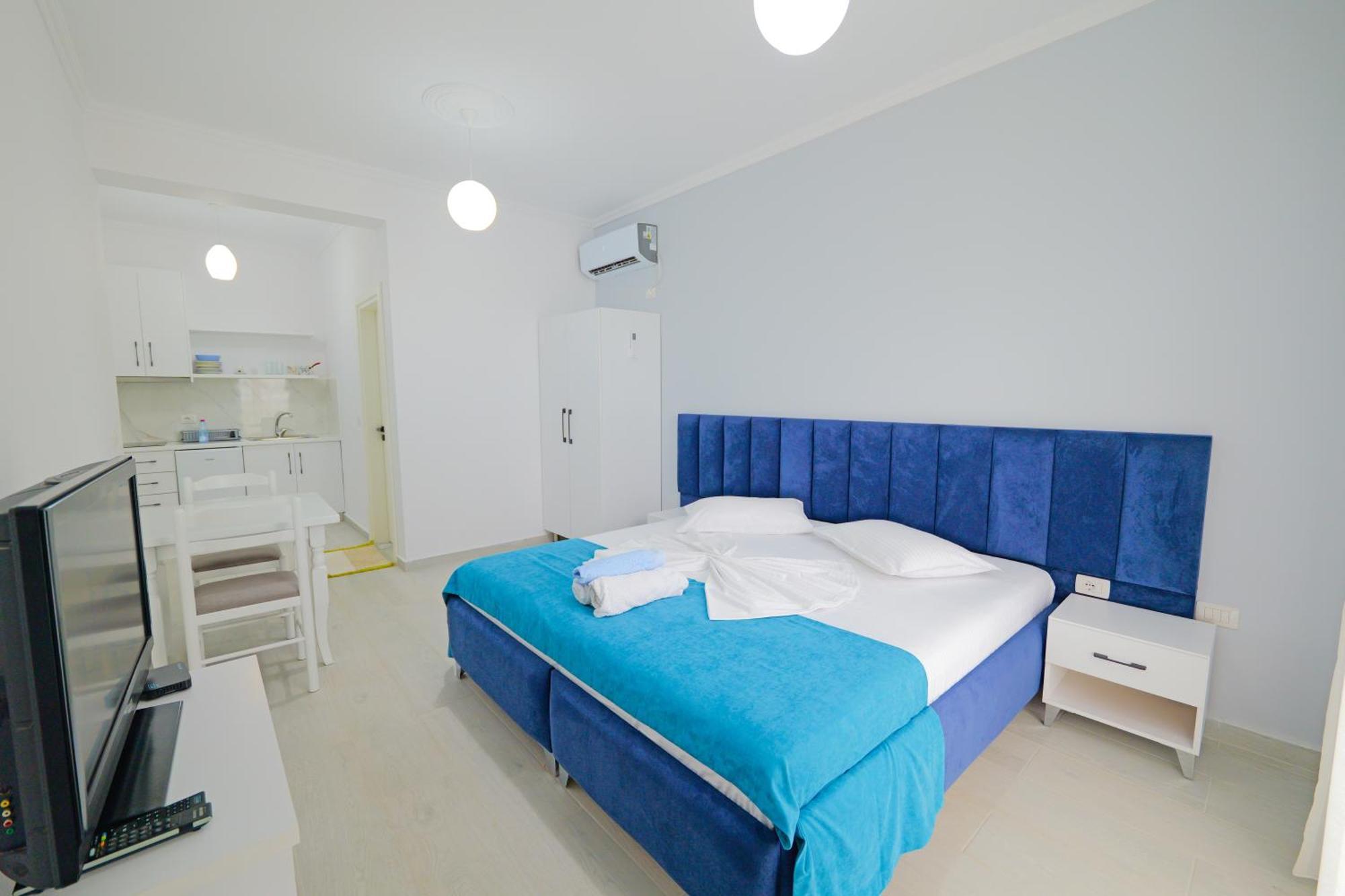 Vila Marina Apartments Sarandë エクステリア 写真
