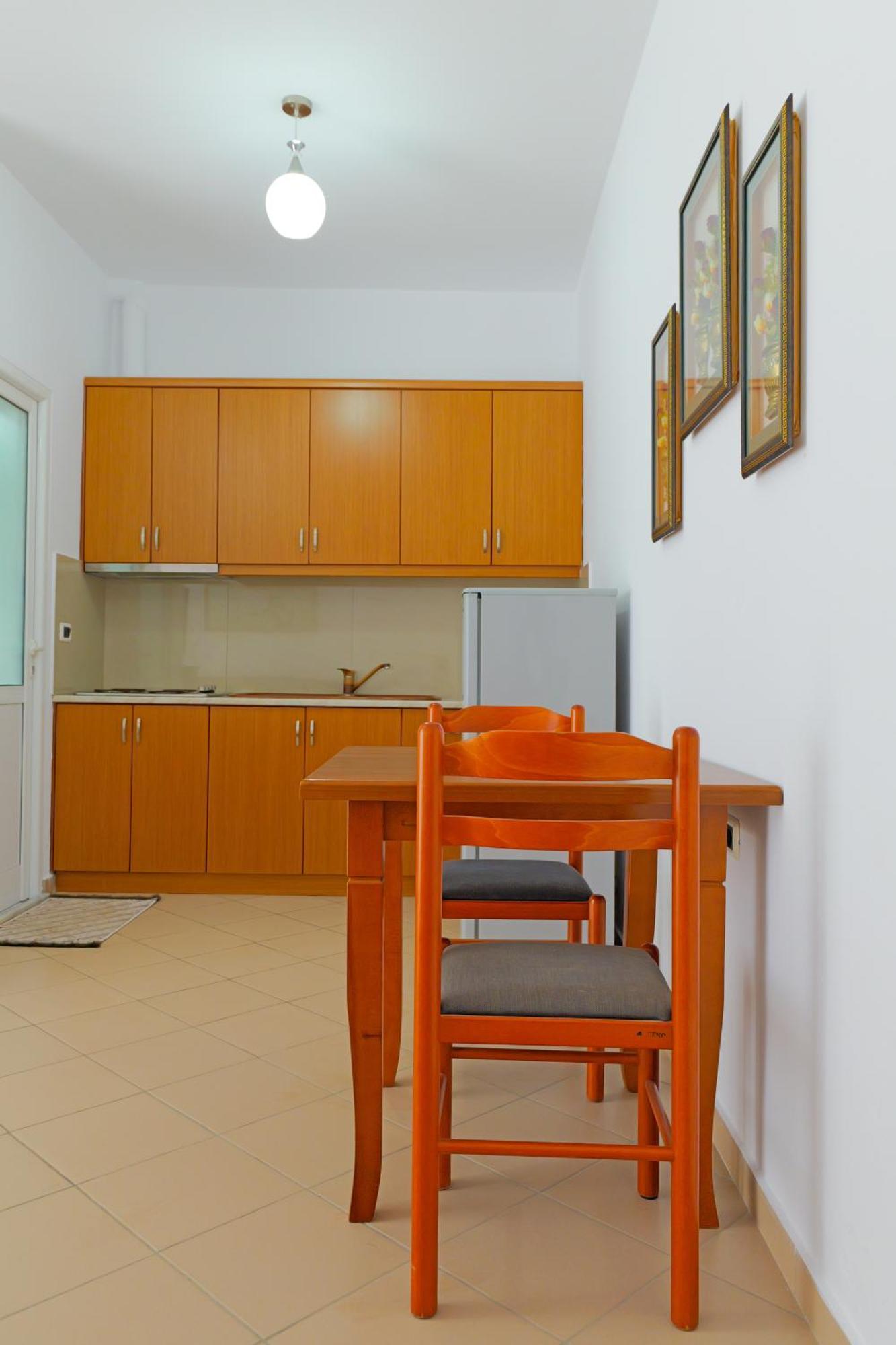Vila Marina Apartments Sarandë エクステリア 写真