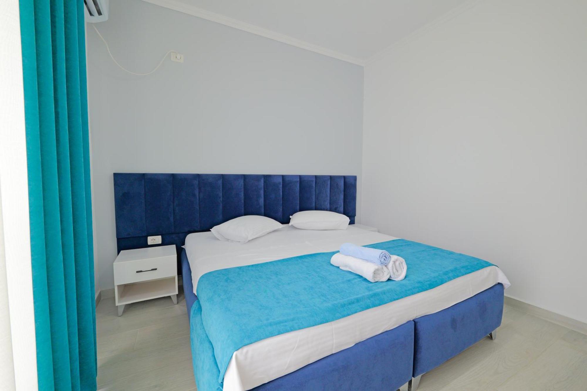 Vila Marina Apartments Sarandë エクステリア 写真