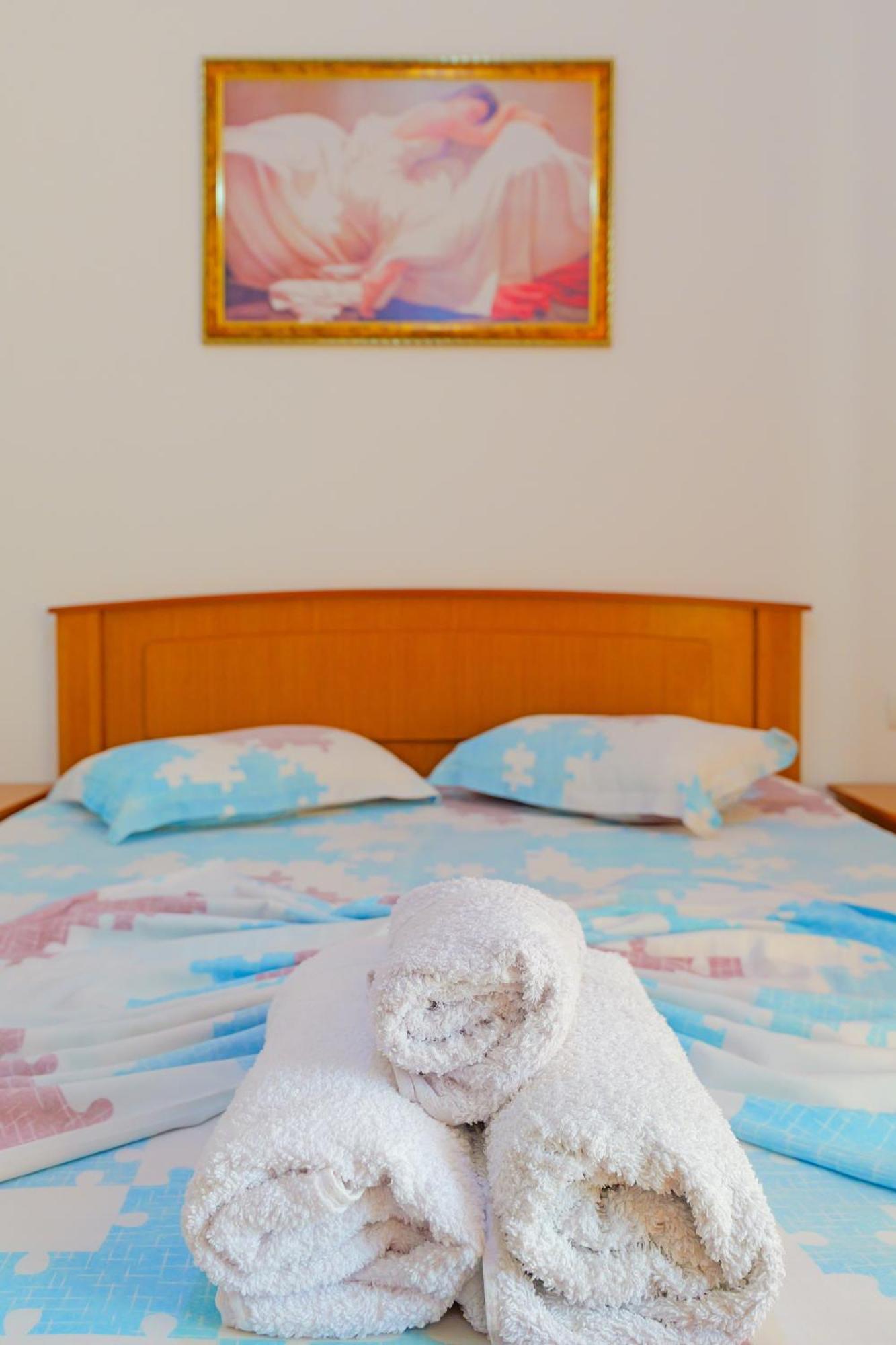 Vila Marina Apartments Sarandë エクステリア 写真