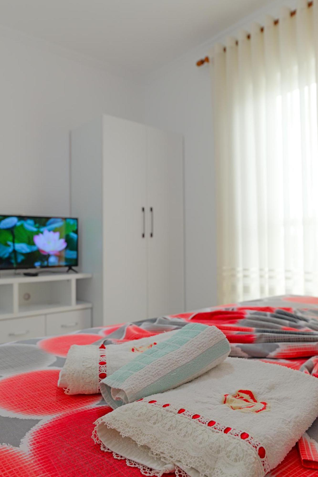 Vila Marina Apartments Sarandë エクステリア 写真