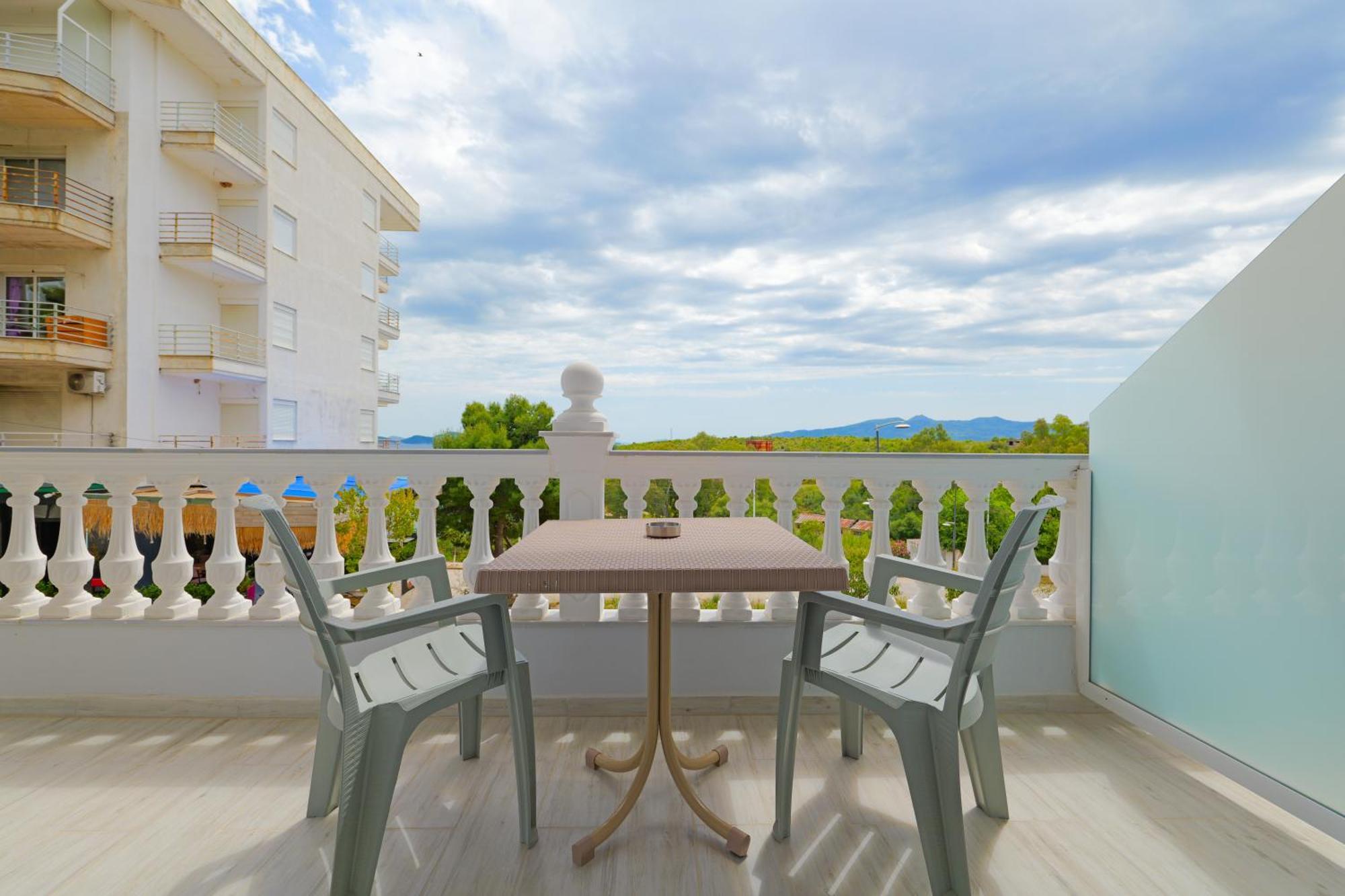 Vila Marina Apartments Sarandë エクステリア 写真