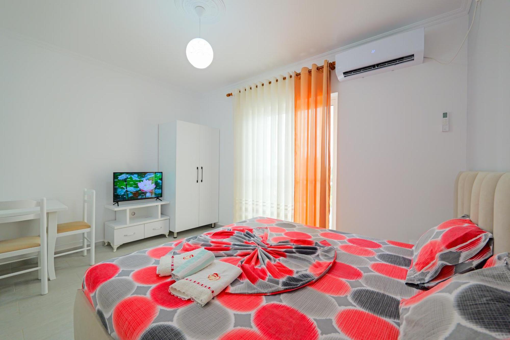 Vila Marina Apartments Sarandë エクステリア 写真