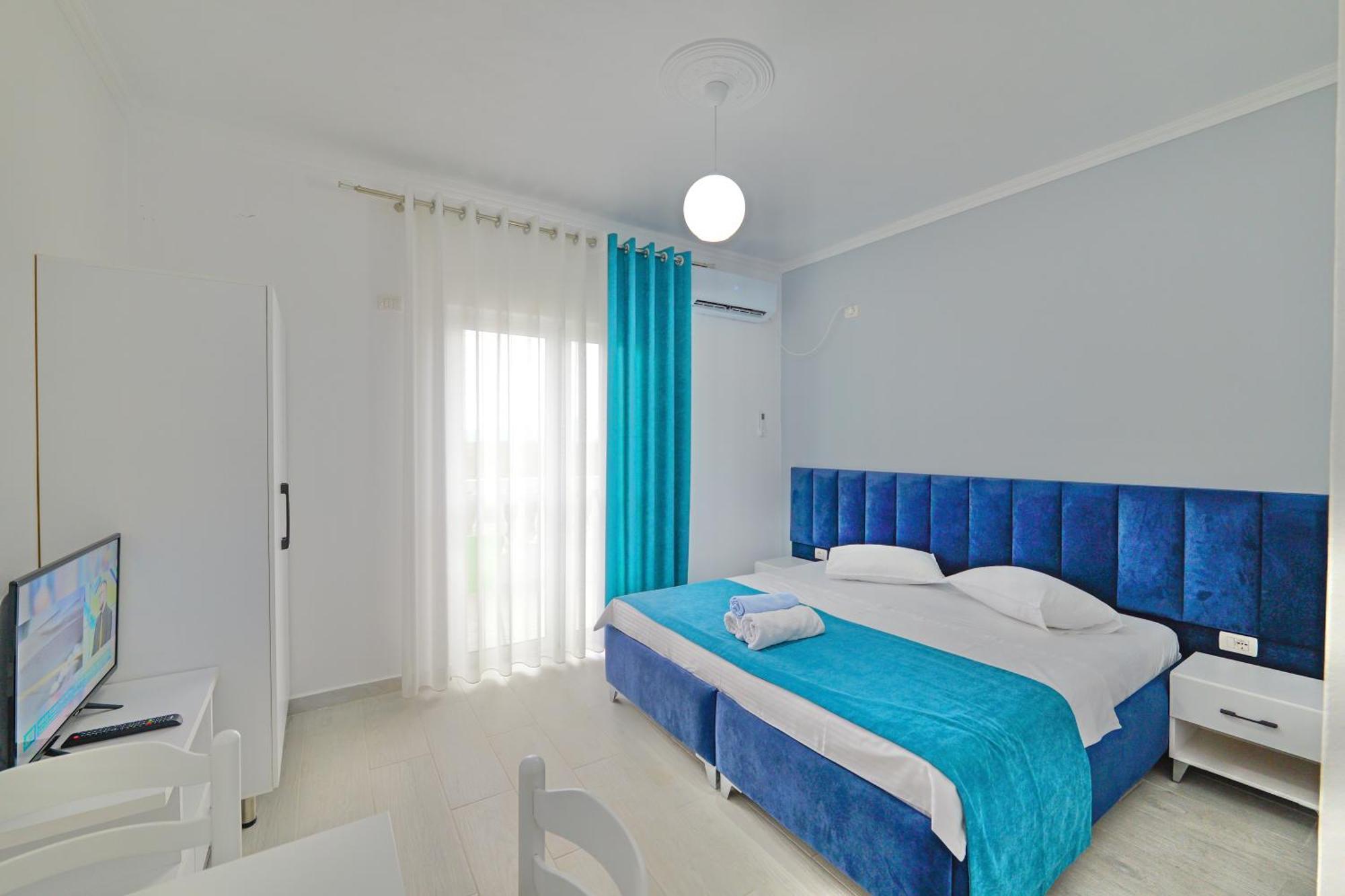 Vila Marina Apartments Sarandë エクステリア 写真