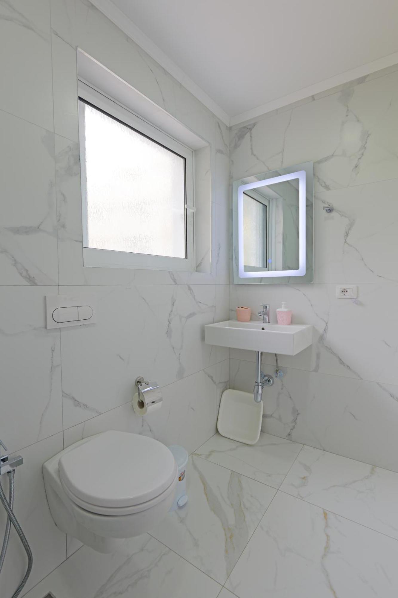 Vila Marina Apartments Sarandë エクステリア 写真