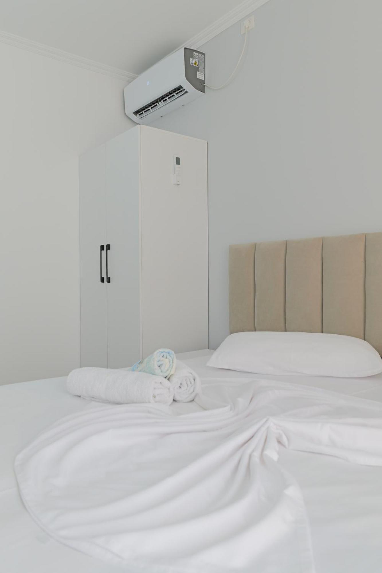 Vila Marina Apartments Sarandë エクステリア 写真