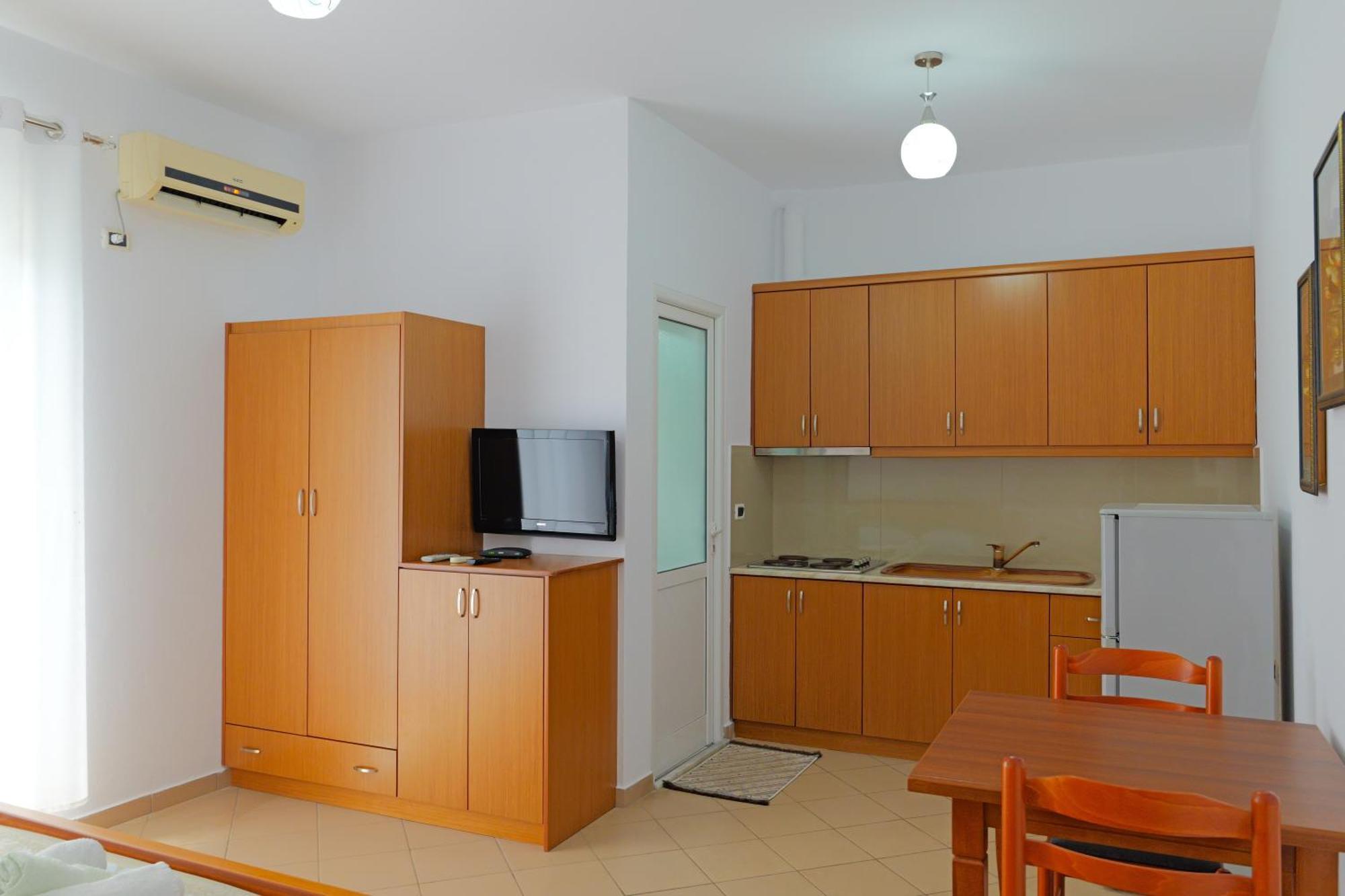 Vila Marina Apartments Sarandë エクステリア 写真