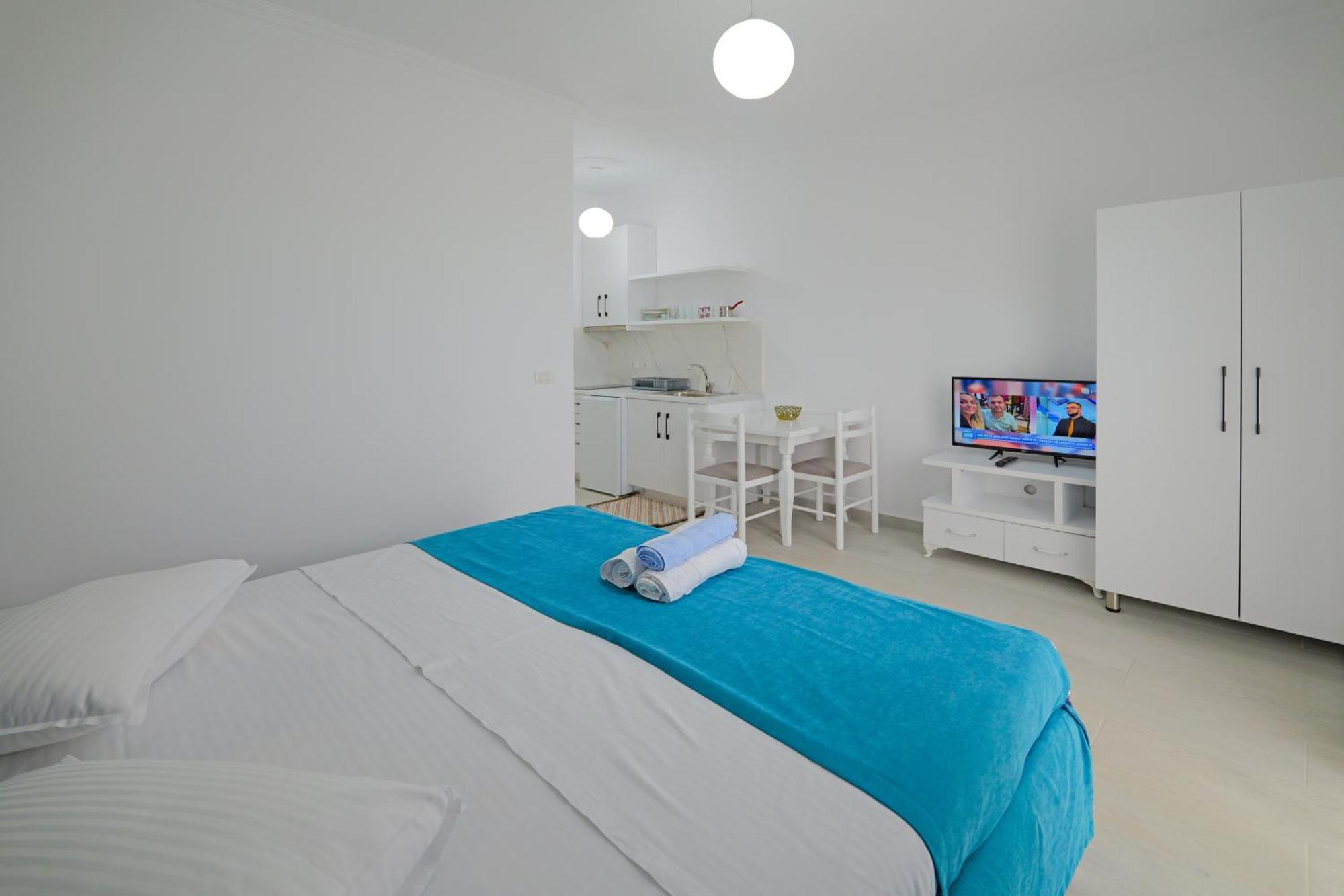 Vila Marina Apartments Sarandë エクステリア 写真